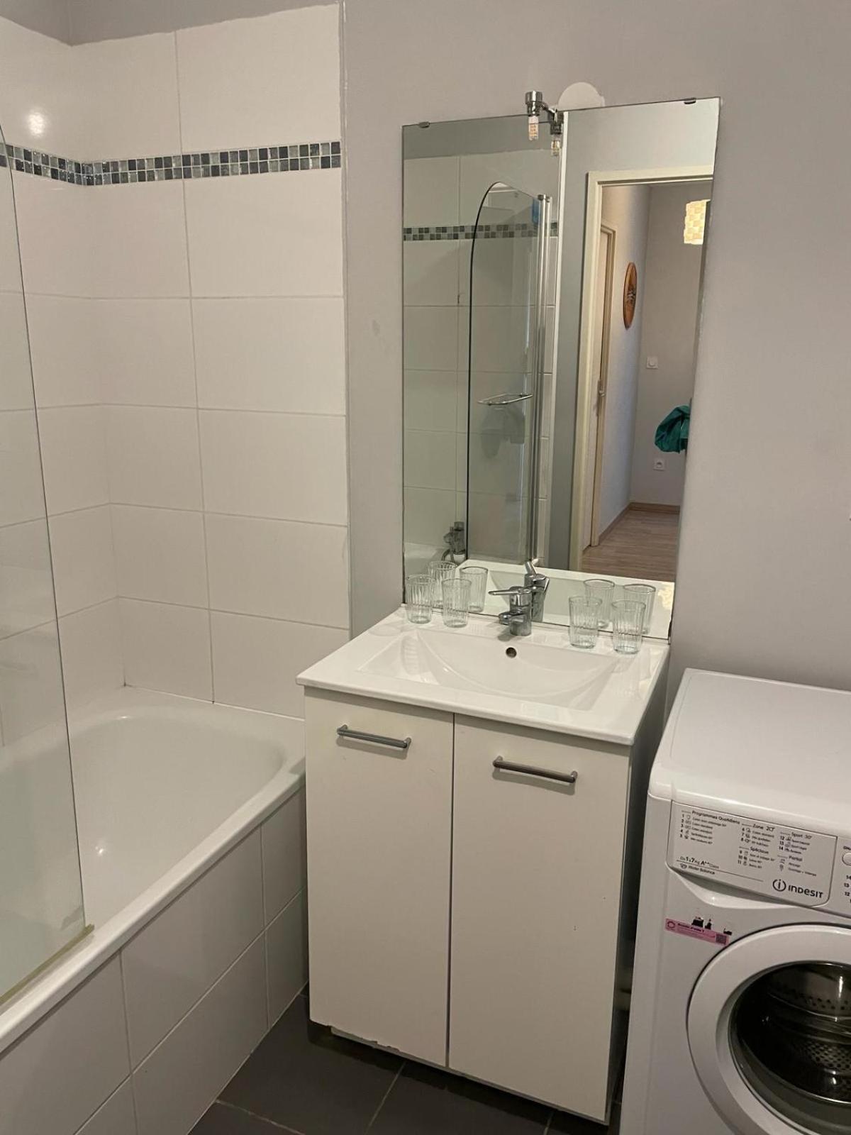 Appartement 2 Chambres Avec Terrasse Et Garage Saint-Andre-lez-Lille Kültér fotó
